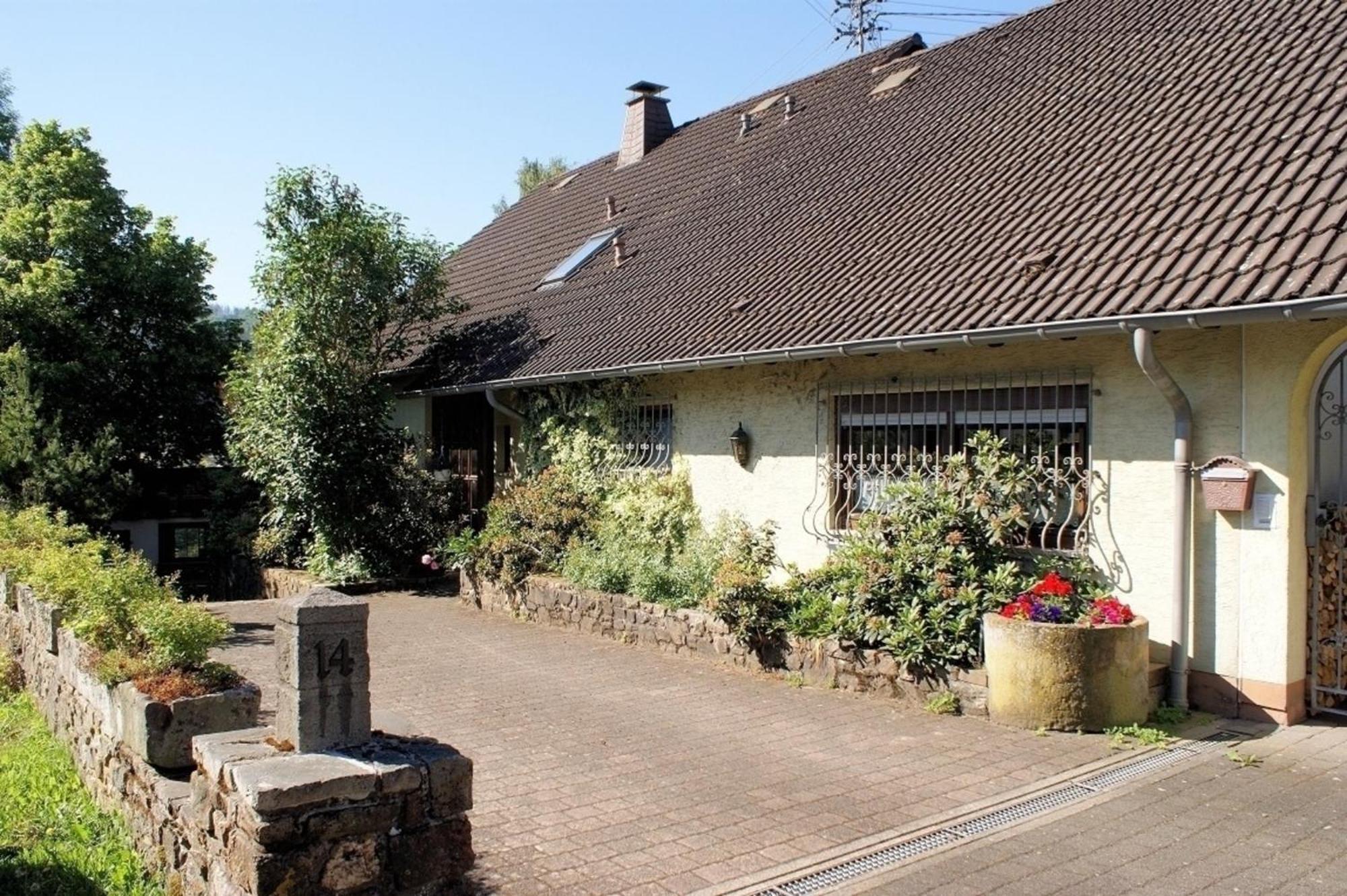 Haus "Zwischen Den Waeldern" Apartamento Allenbach Exterior foto